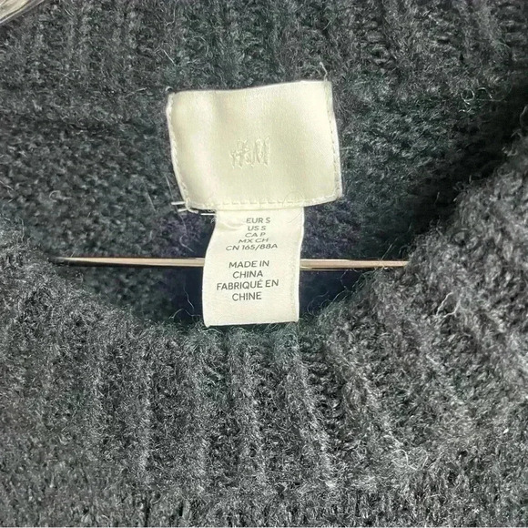 H&M Alpaca Wool Blend Jacquard-Knit Sweater  Black
Cream White Small - Picture 9 of 11
